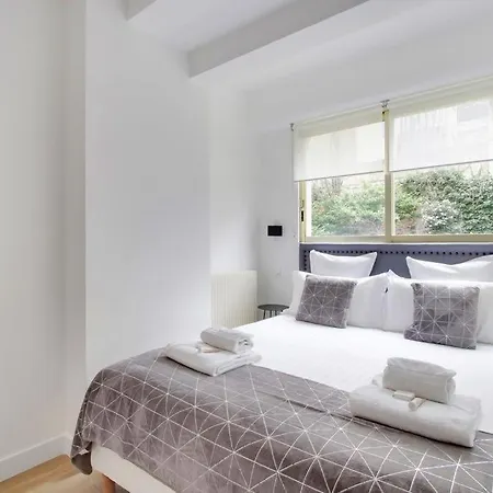 Trocadero/ Eiffel Tower - 3 Bedrooms- All New! Paris Exterior foto