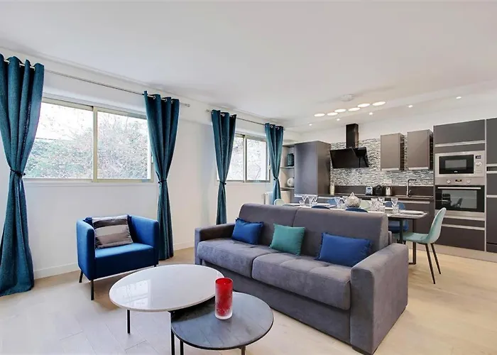 Trocadero/ Eiffel Tower - 3 Bedrooms- All New!